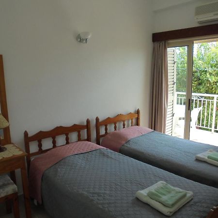 Niki Court Holiday Apartments Paphos Exterior photo