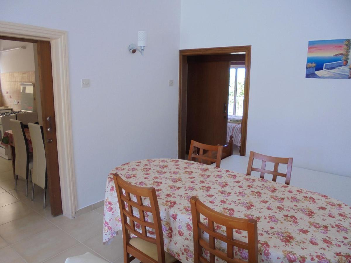 Niki Court Holiday Apartments Paphos Exterior photo