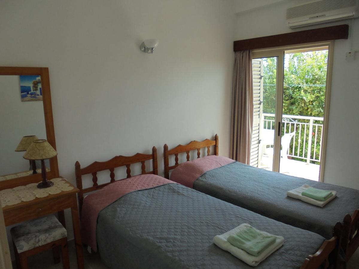 Niki Court Holiday Apartments Paphos Exterior photo