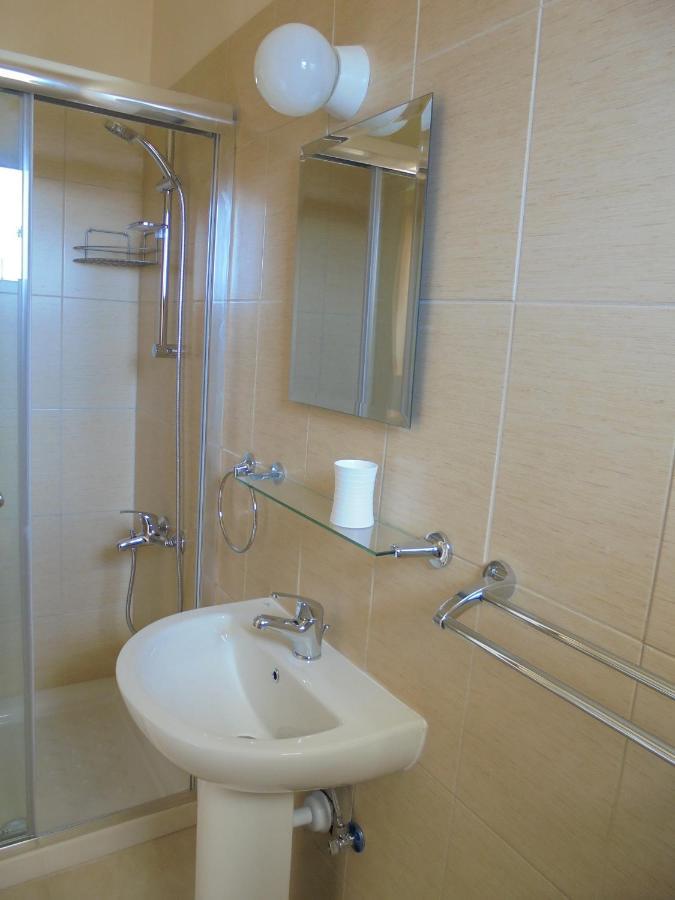 Niki Court Holiday Apartments Paphos Exterior photo