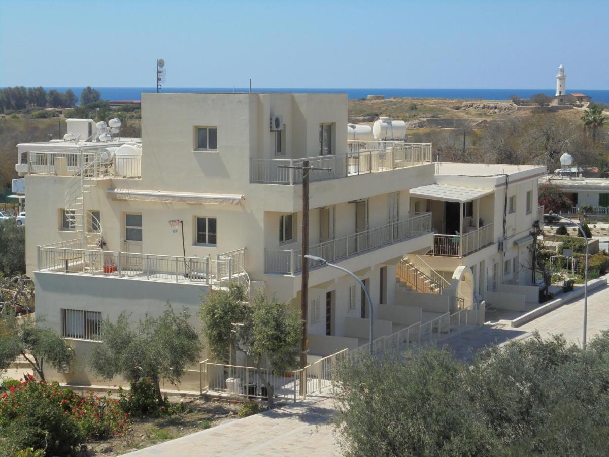 Niki Court Holiday Apartments Paphos Exterior photo