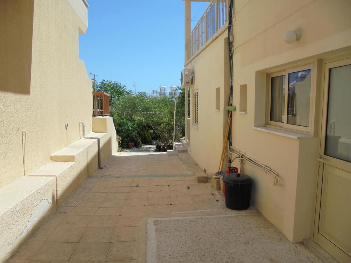 Niki Court Holiday Apartments Paphos Exterior photo