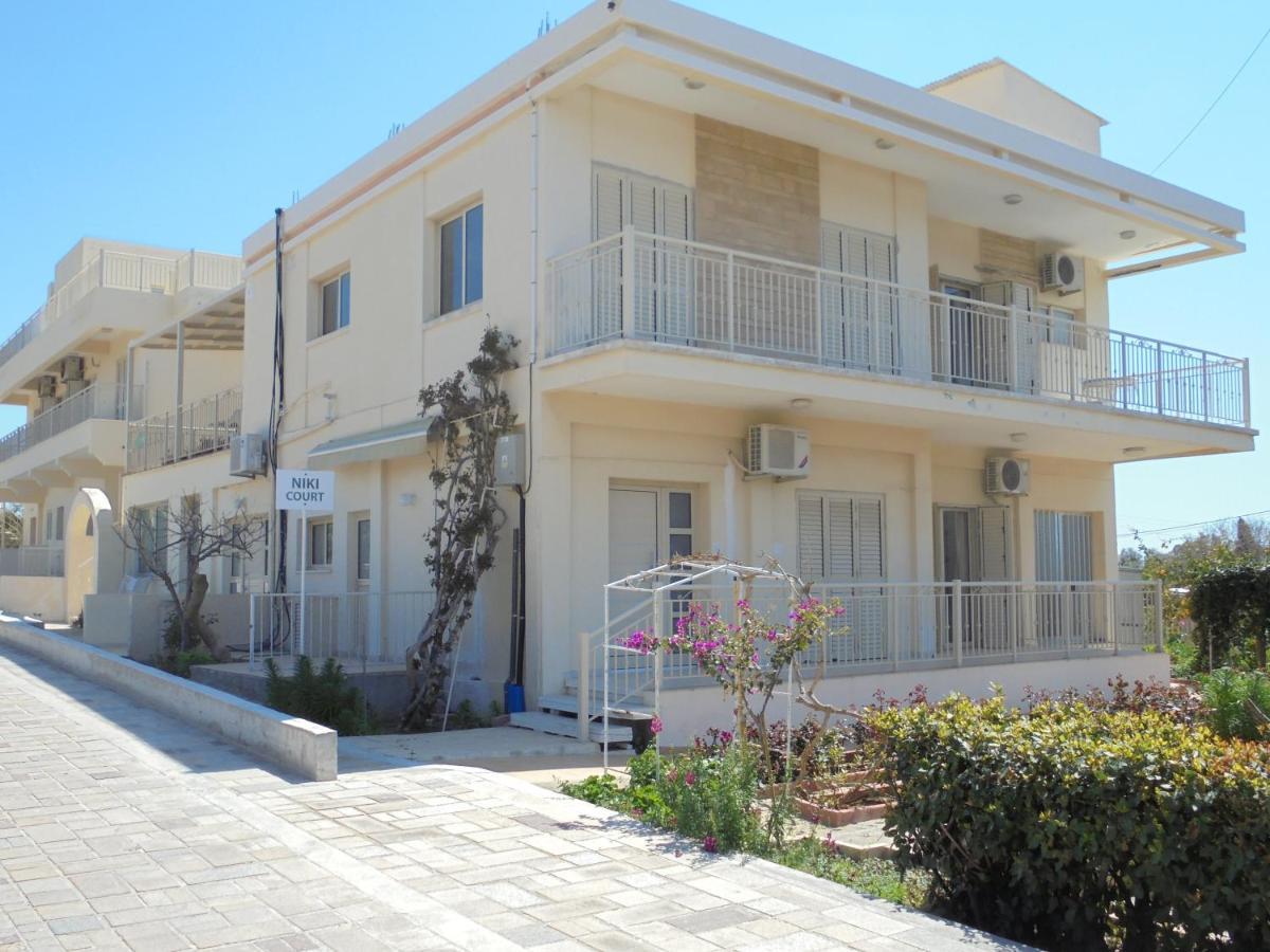 Niki Court Holiday Apartments Paphos Exterior photo