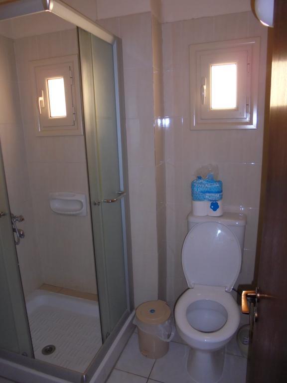 Niki Court Holiday Apartments Paphos Exterior photo