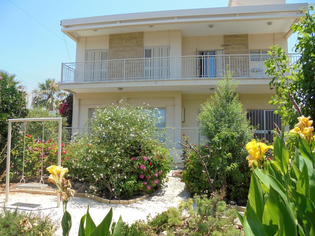 Niki Court Holiday Apartments Paphos Exterior photo