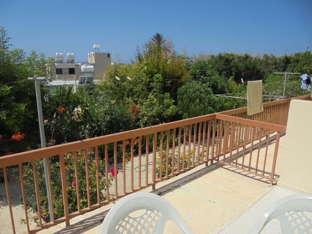 Niki Court Holiday Apartments Paphos Exterior photo
