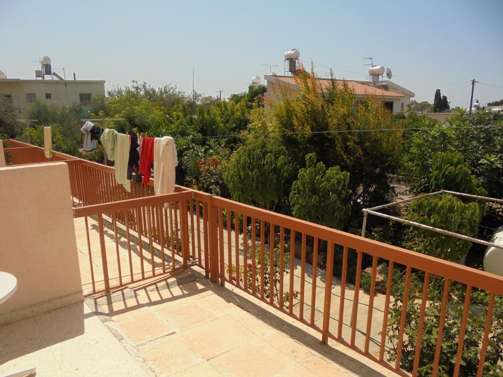 Niki Court Holiday Apartments Paphos Exterior photo